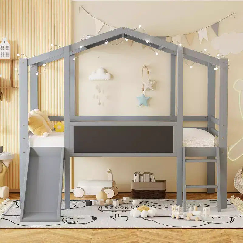 Lit mezzanine superposé simple avec toboggan et échelle, 78,9 L x 72,7 l, avec tableau noir et bande lumineuse sur le toit