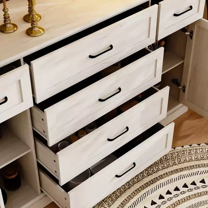 Commode horizontale grise classique : des espaces de rangement abondants pour une ambiance intérieure élégante