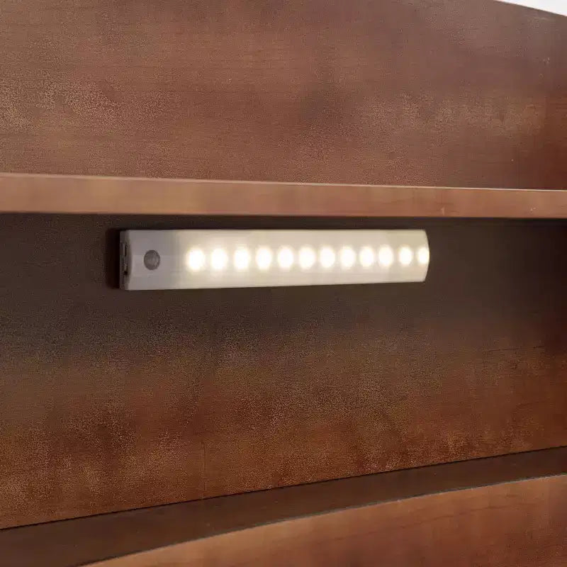 Lit plateforme jumeau/double avec tête de lit bibliothèque, cadre de lit jumeau en bois avec garde-corps et lumière LED pour chambre à coucher
