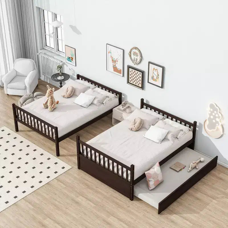 Lit superposé en bois d'hévéa double sur double avec lit gigogne, échelle et balustrades, convertible en 2 lits doubles, avec lit gigogne simple