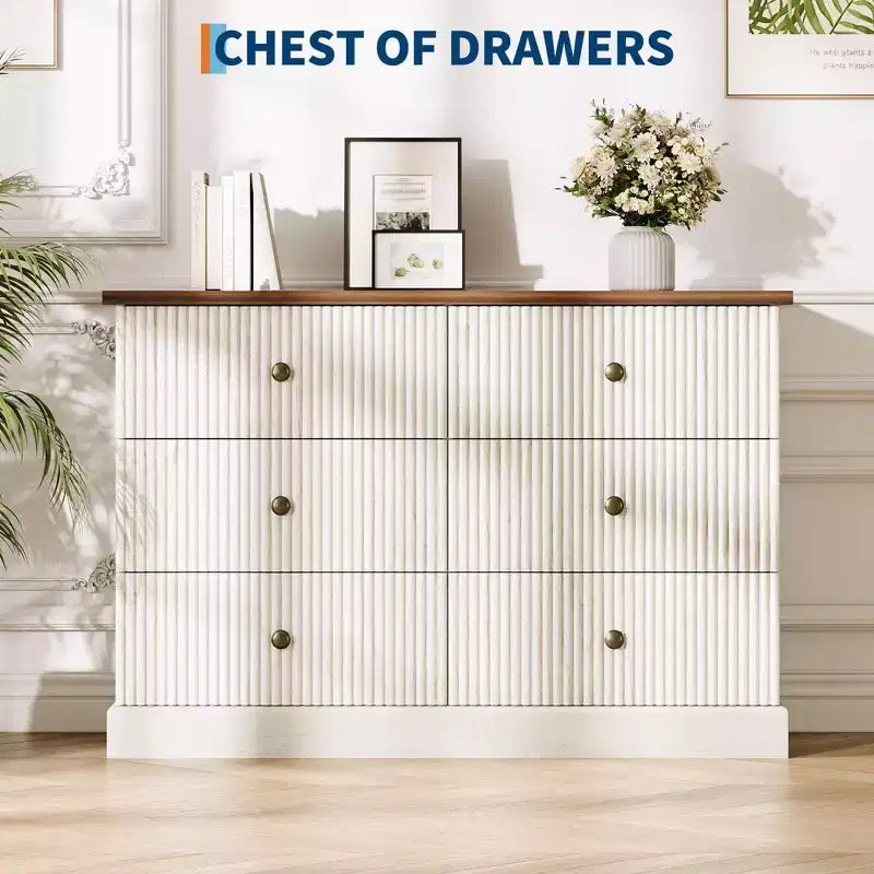 Commode à 6 tiroirs cannelée, commode horizontale moderne en bois de 119 cm avec poignées métalliques, rangement élégant pour chambre d'amis ou appartement